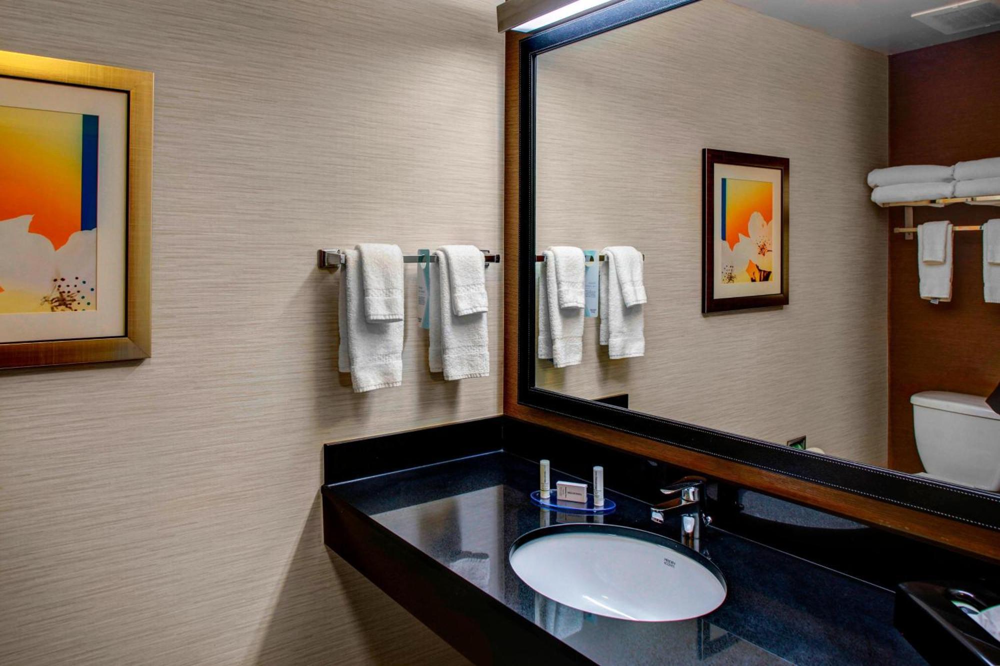Fairfield Inn And Suites By Marriott Emporia I-95 Εξωτερικό φωτογραφία