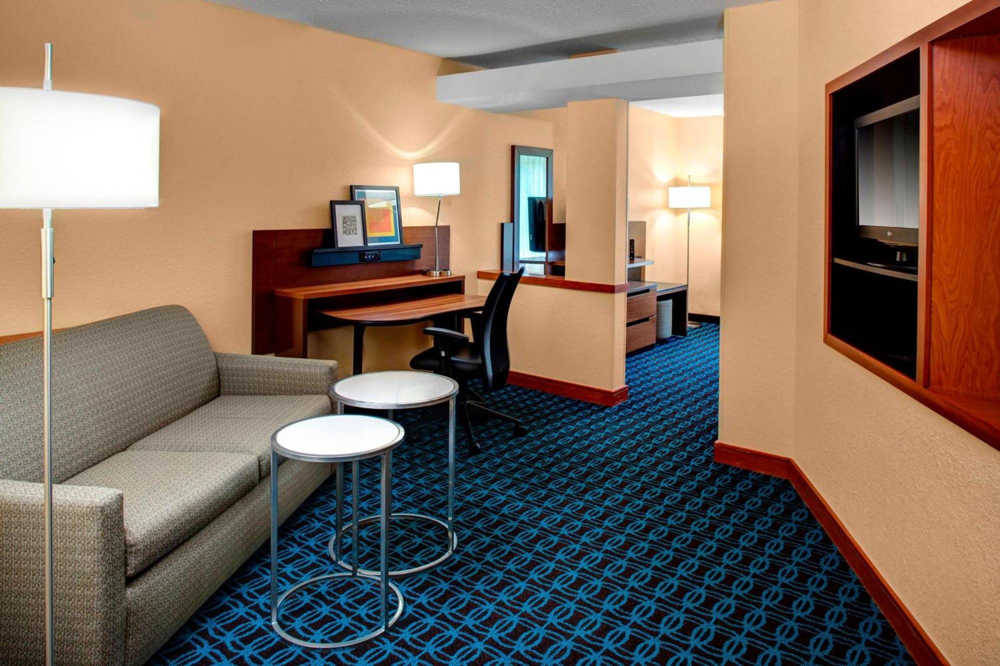 Fairfield Inn And Suites By Marriott Emporia I-95 Εξωτερικό φωτογραφία