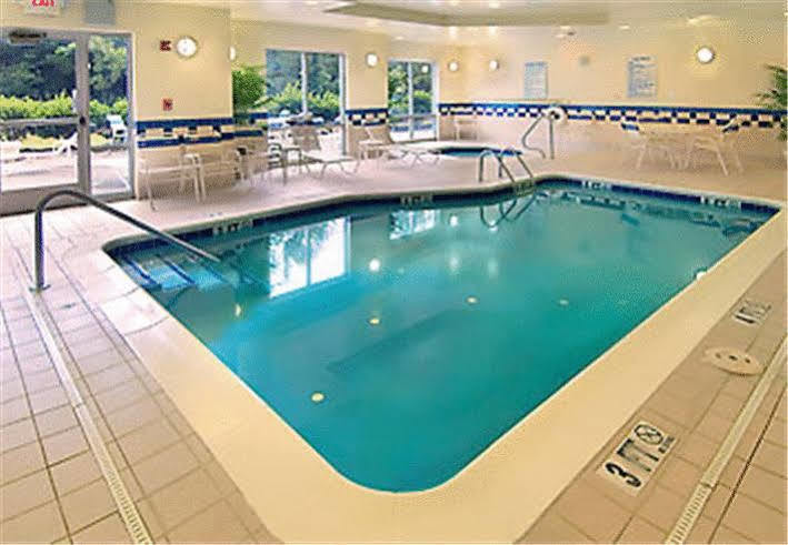 Fairfield Inn And Suites By Marriott Emporia I-95 Εξωτερικό φωτογραφία