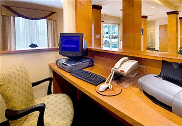 Fairfield Inn And Suites By Marriott Emporia I-95 Εξωτερικό φωτογραφία